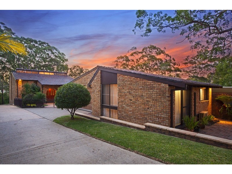 852a Henry Lawson  Drive, Picnic Point NSW 2213