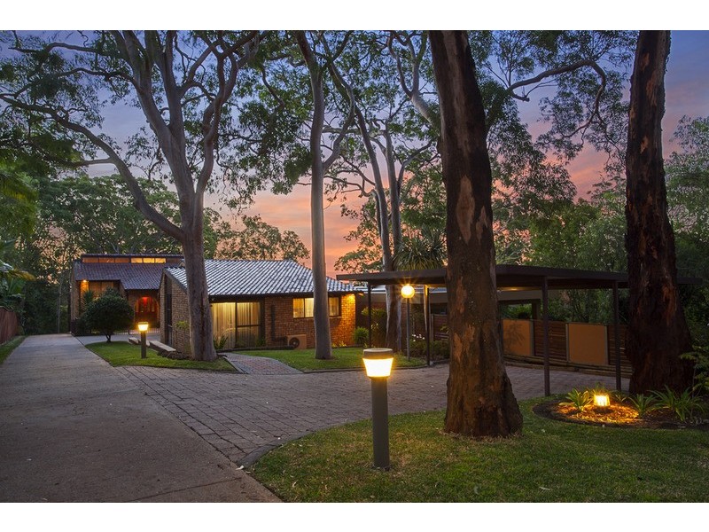 852a Henry Lawson  Drive, Picnic Point NSW 2213