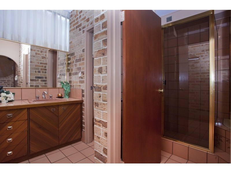 852a Henry Lawson  Drive, Picnic Point NSW 2213