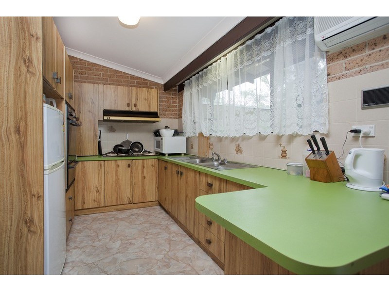 852a Henry Lawson  Drive, Picnic Point NSW 2213