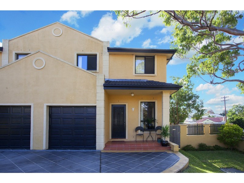 2A Uki Avenue, Picnic Point NSW 2213