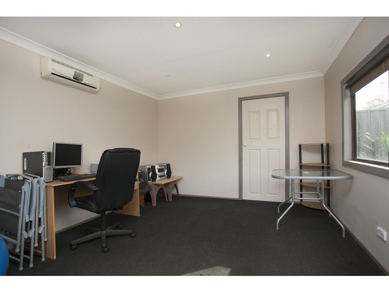 5 Warlencourt Avenue, Milperra NSW 2214