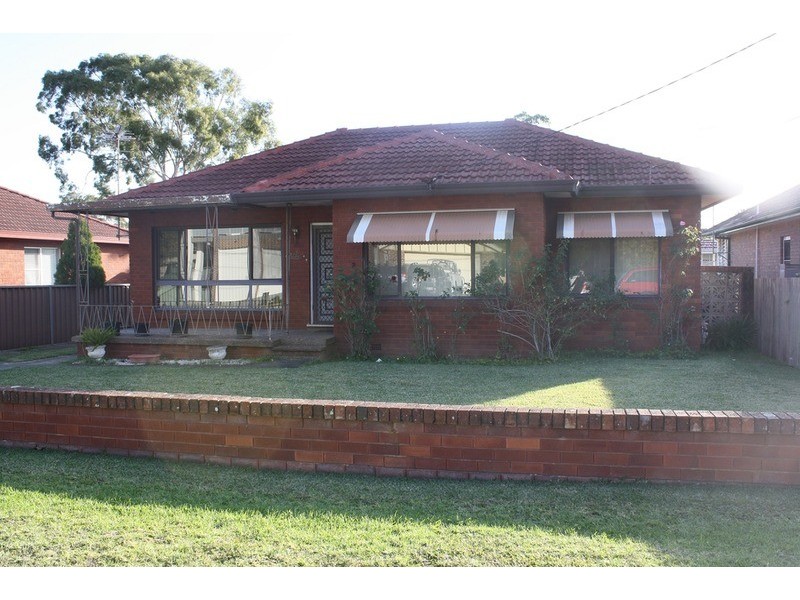 6 Lindsay Street, Panania NSW 2213