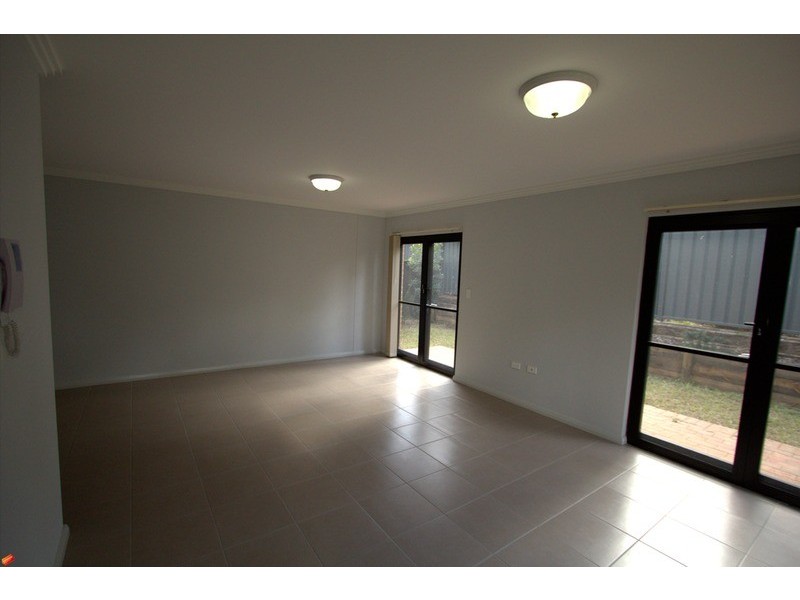 5/1 Ikara Crescent, Moorebank NSW 2170