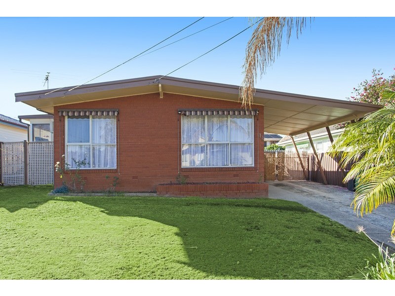 11 Dernancourt Parade, Milperra NSW 2214