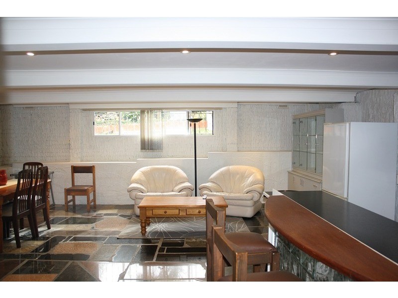 Flat /2A Forshaw  Avenue, Peakhurst NSW 2210