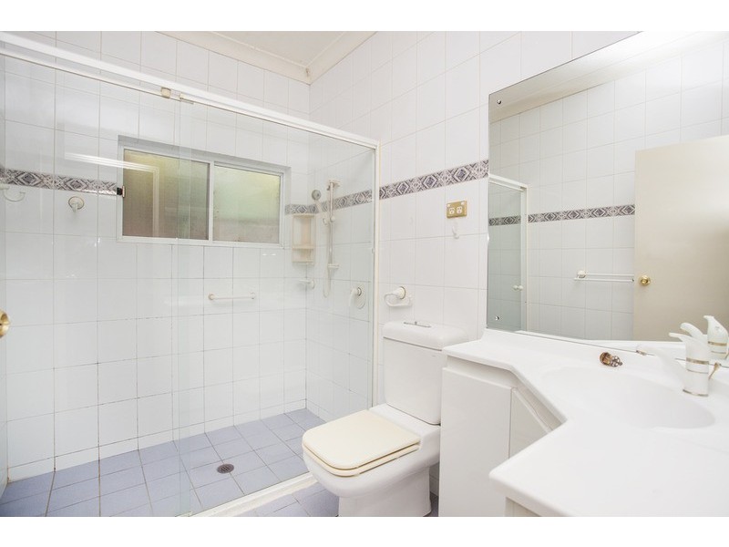 10 Phyllis Avenue, Picnic Point NSW 2213