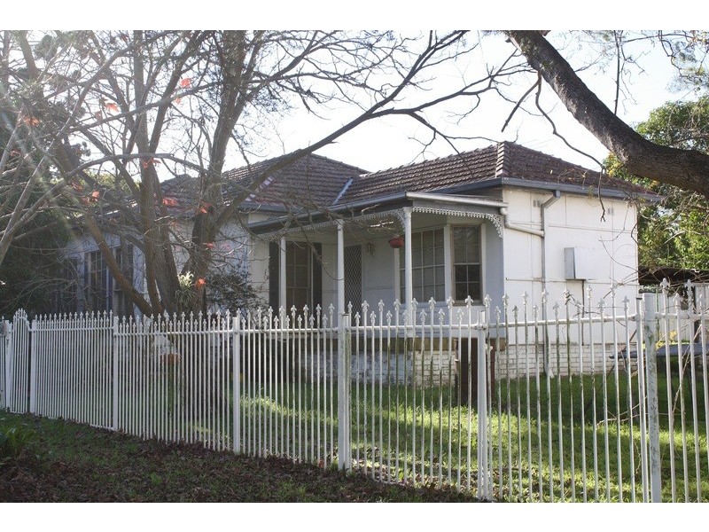 909 Henry Lawson Drive, Picnic Point NSW 2213