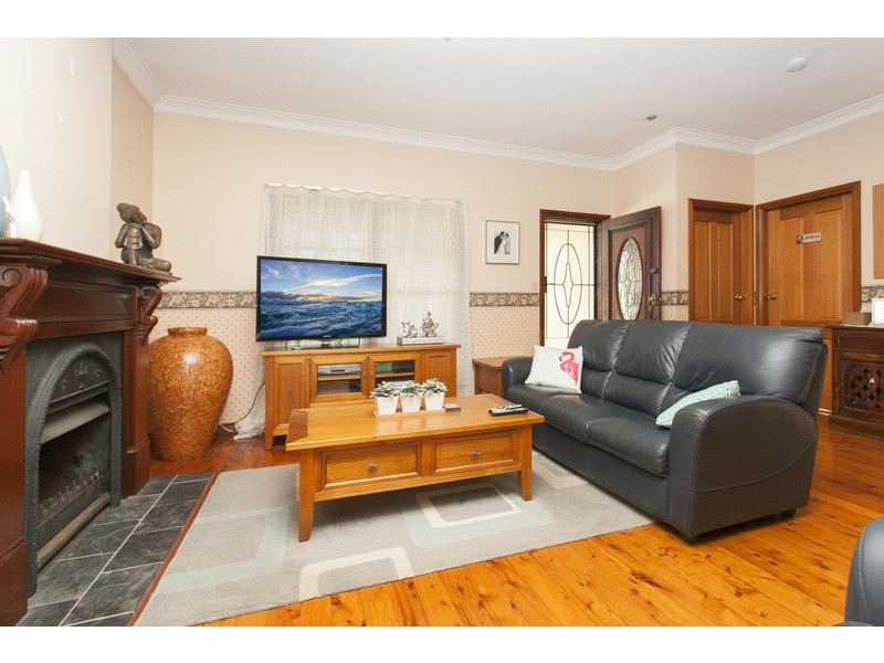 60 Villiers  Avenue, Mortdale NSW 2223