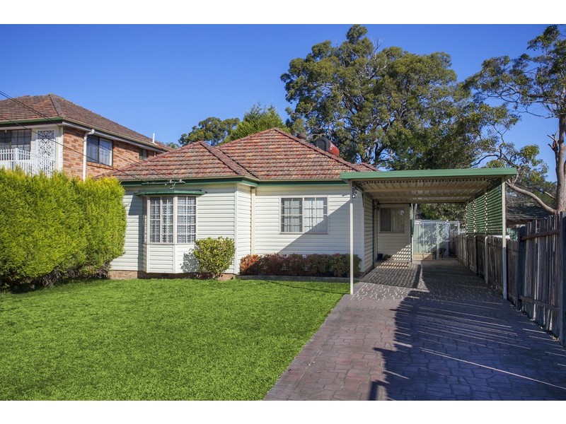 13 Maclaurin  Avenue, East Hills NSW 2213