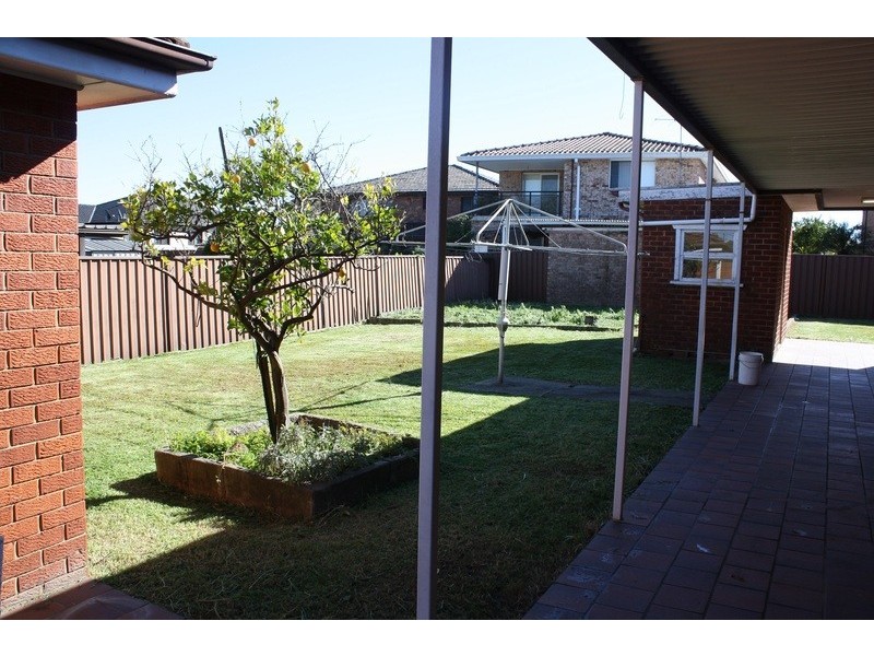 16 Flinders Road, Georges Hall NSW 2198