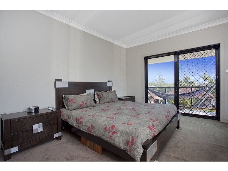 15 Valmay Avenue, Picnic Point NSW 2213