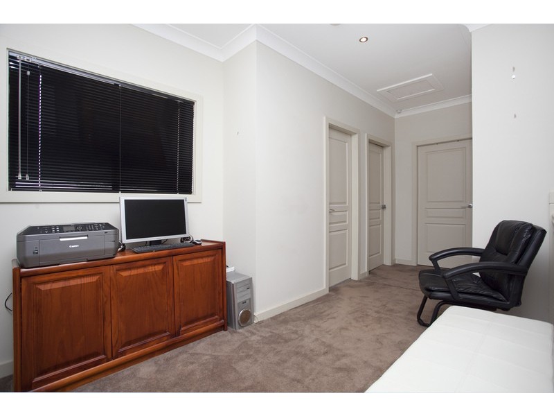 15 Valmay Avenue, Picnic Point NSW 2213