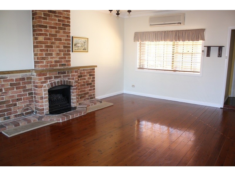 22 Doris Street, Picnic Point NSW 2213