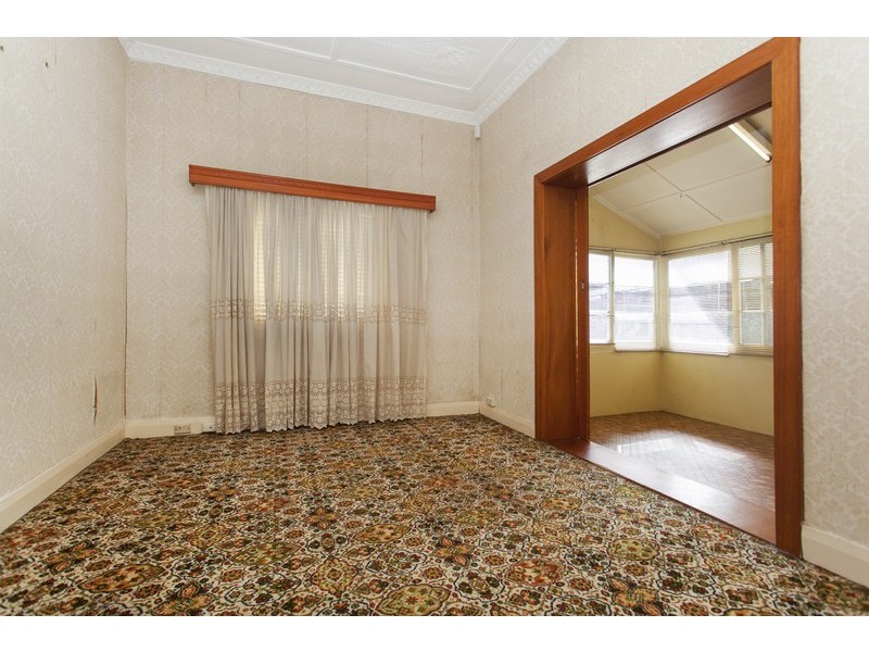 6 Ludgate Street, Roselands NSW 2196