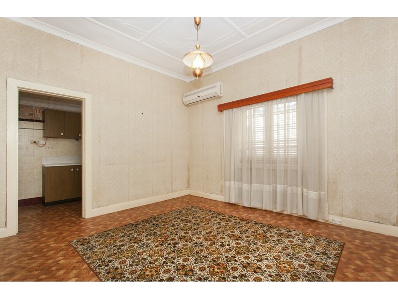 6 Ludgate Street, Roselands NSW 2196