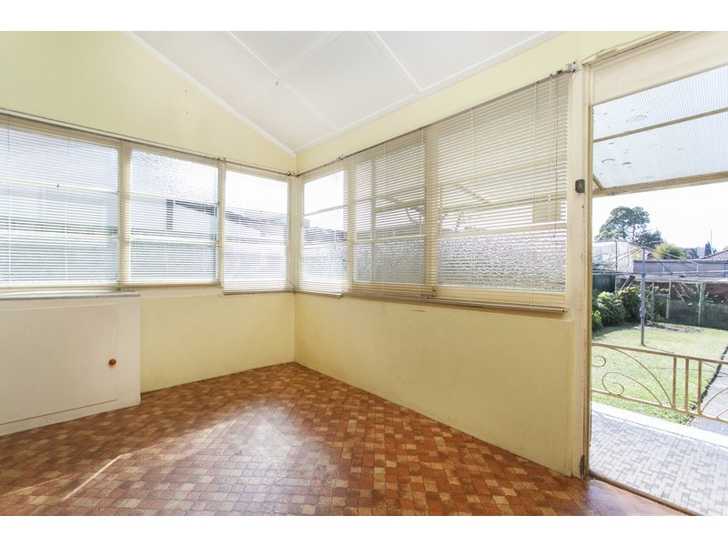 6 Ludgate Street, Roselands NSW 2196