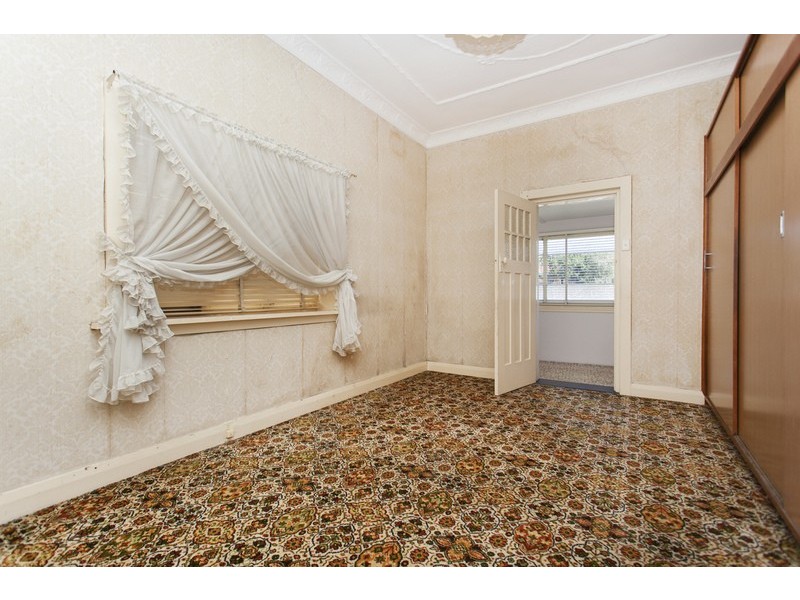 6 Ludgate Street, Roselands NSW 2196