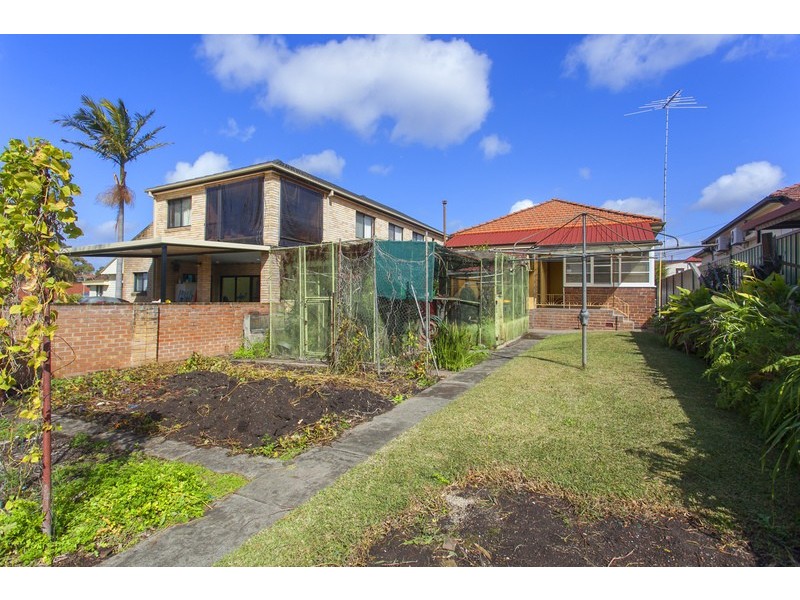 6 Ludgate Street, Roselands NSW 2196