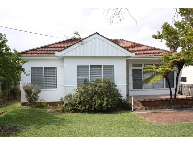 33 Prince Street, Picnic Point NSW 2213