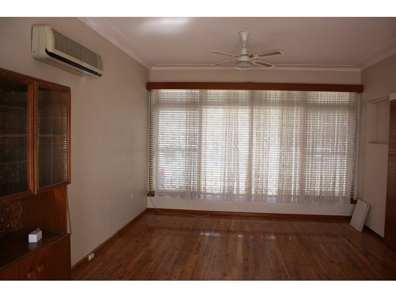 33 Prince Street, Picnic Point NSW 2213