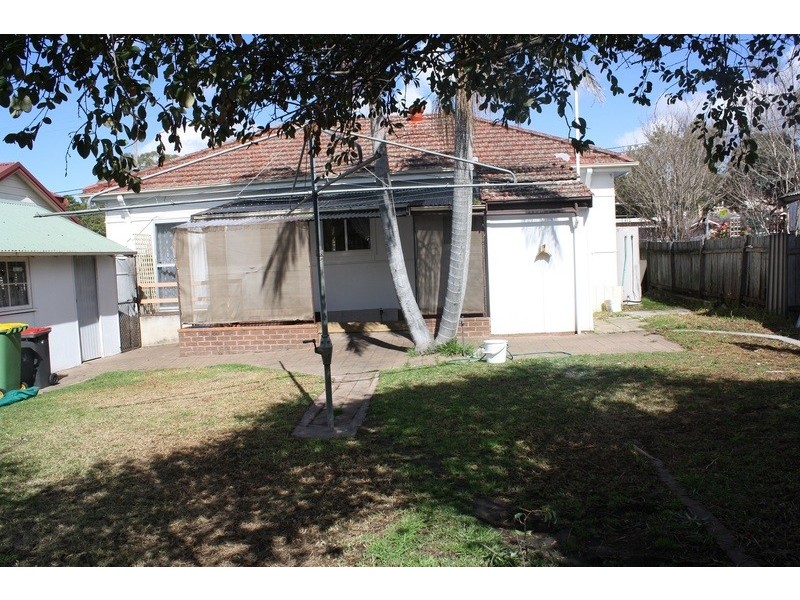 33 Prince Street, Picnic Point NSW 2213