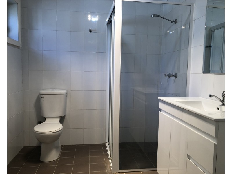 2/100 Park Road, East Hills NSW 2213