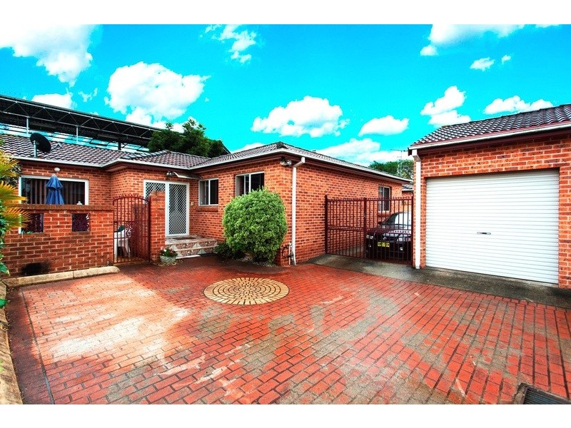 3/13 Broe Avenue, East Hills NSW 2213