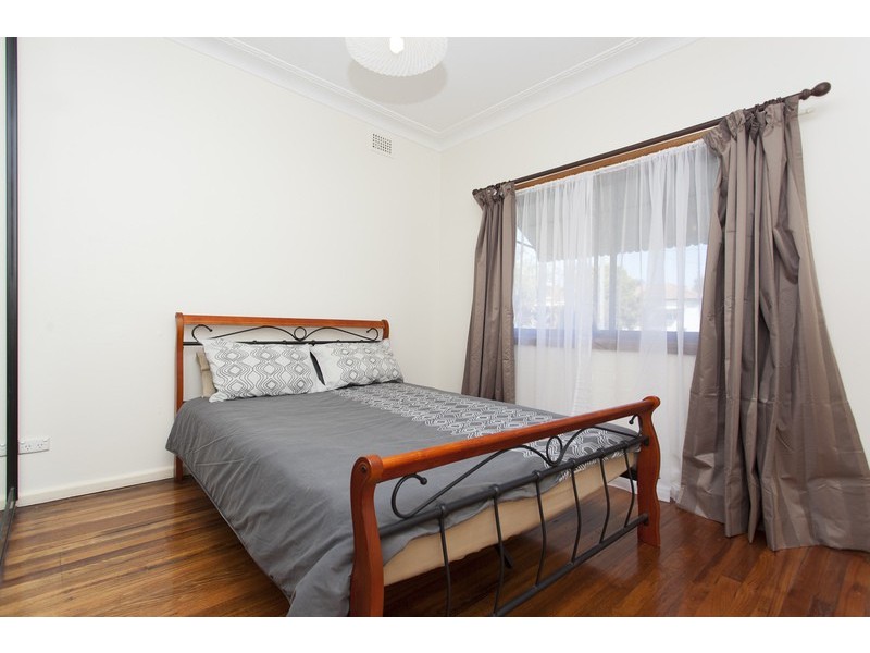 100 Mackenzie Street, Revesby NSW 2212