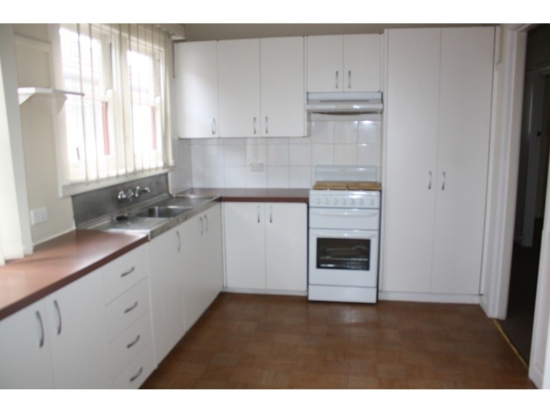 38 Kelvin Parade, Picnic Point NSW 2213