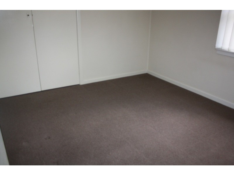 38 Kelvin Parade, Picnic Point NSW 2213