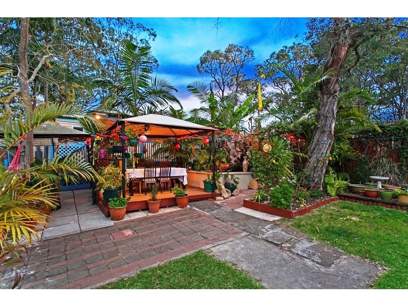 854 Henry Lawson Drive, Picnic Point NSW 2213
