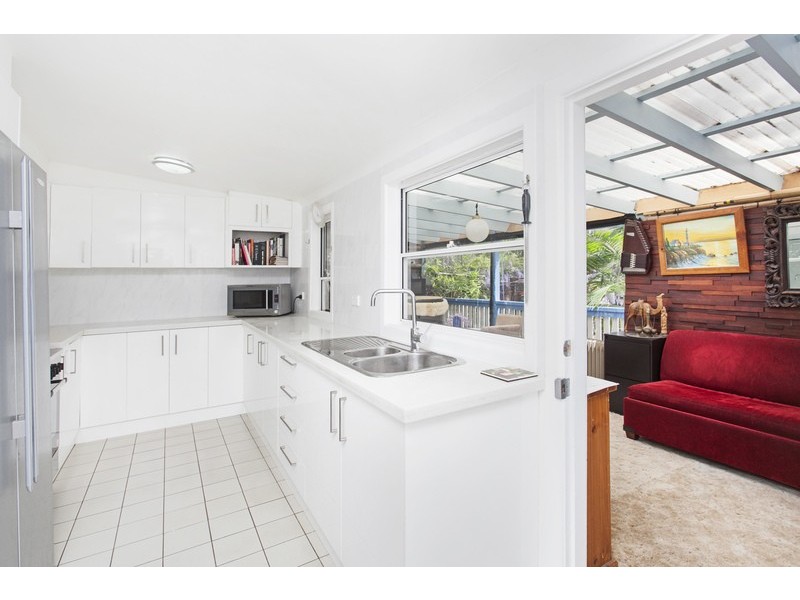 854 Henry Lawson Drive, Picnic Point NSW 2213