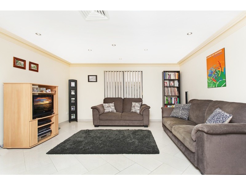 69A Victor Avenue, Picnic Point NSW 2213