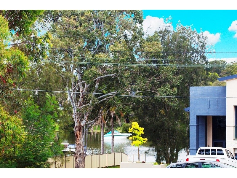 655  Henry Lawson Drive, East Hills NSW 2213