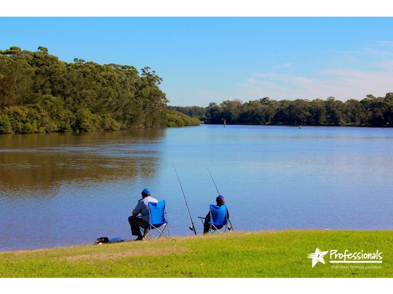 655  Henry Lawson Drive, East Hills NSW 2213