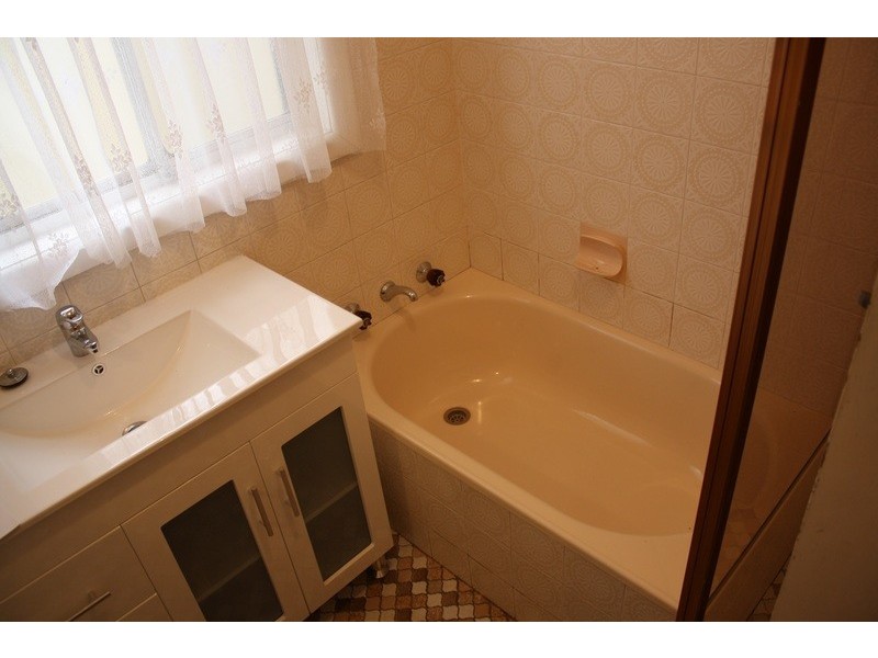 11  Highland Road, Peakhurst NSW 2210