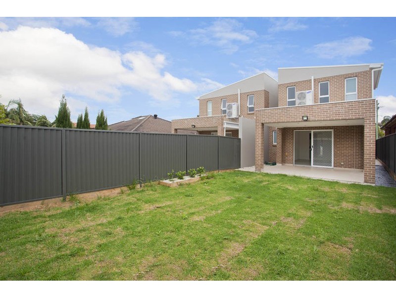 17 Parkview Avenue, Picnic Point NSW 2213