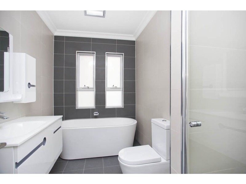 17 Parkview Avenue, Picnic Point NSW 2213