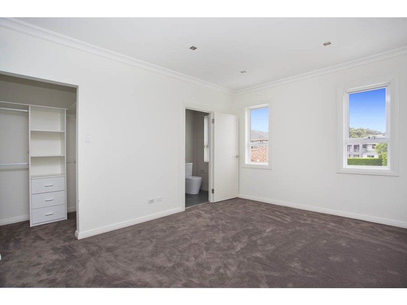 17 Parkview Avenue, Picnic Point NSW 2213