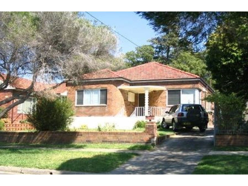 8 Lesley Street, Revesby NSW 2212