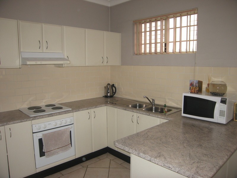 2/14 Kingston Avenue, Panania NSW 2213