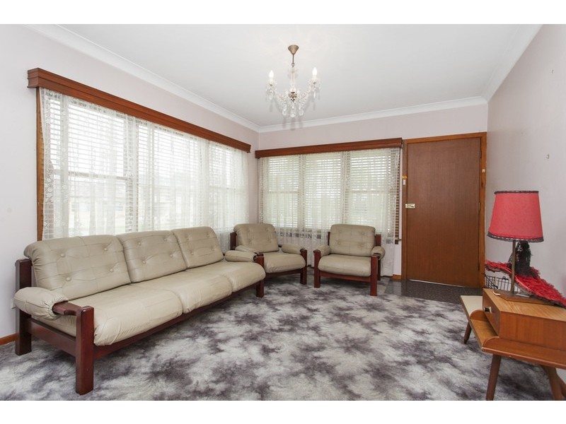 2 Mahnken Avenue, Revesby NSW 2212