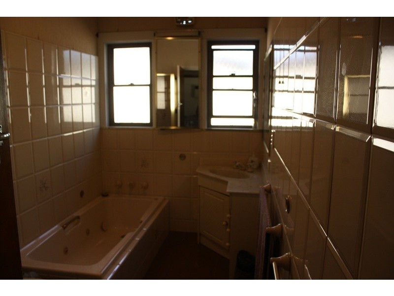 16 Edinburgh Drive, Revesby Heights NSW 2212