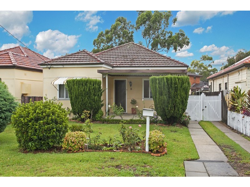 15 Newey Avenue, Padstow NSW 2211