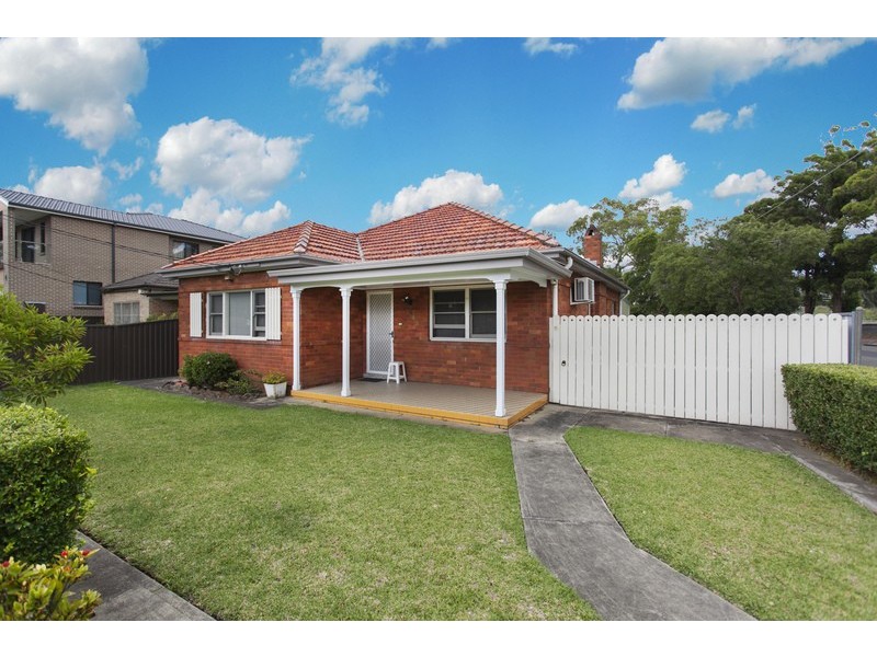 243 Gloucester Road, Beverly Hills NSW 2209