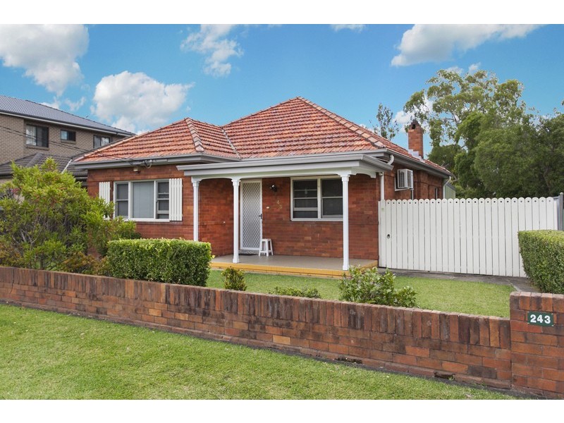 243 Gloucester Road, Beverly Hills NSW 2209