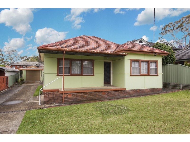 26 Donald Street, Picnic Point NSW 2213