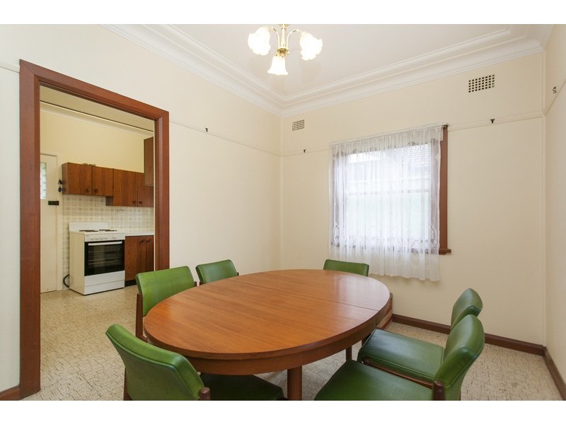 26 Donald Street, Picnic Point NSW 2213