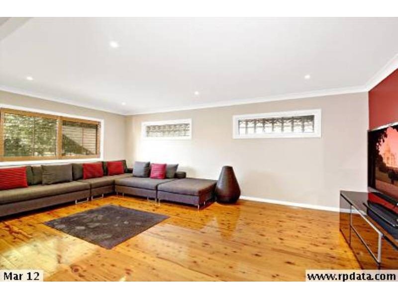 27 Taloma Street, Picnic Point NSW 2213